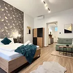 & Explore Comfortable For 4 Appartement *