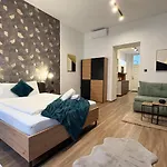 & Explore Comfortable For 4 * Budapest