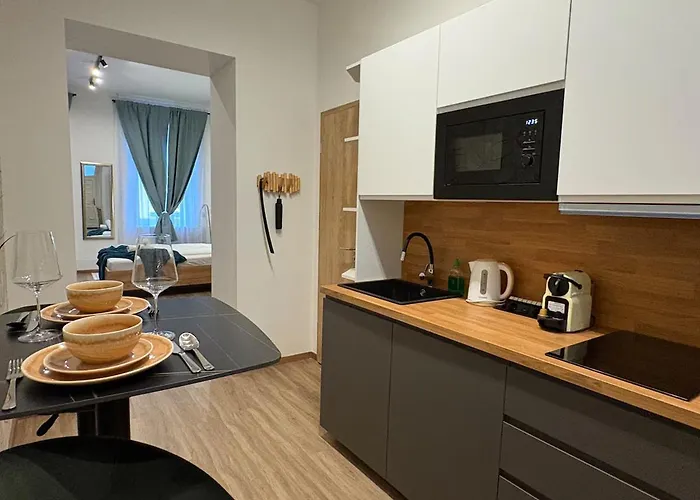 & Explore Comfortable For 4 Apartment