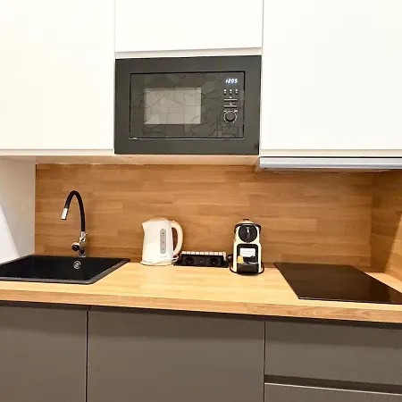 & Explore Comfortable For 4 Apartment