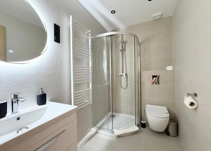 & Explore Comfortable For 4 Budapest