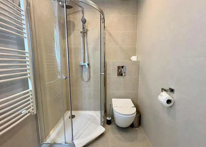 & Explore Comfortable For 4