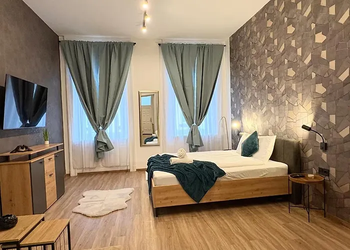 & Explore Comfortable For 4 * Budapest