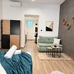 & Explore Comfortable For 4 *